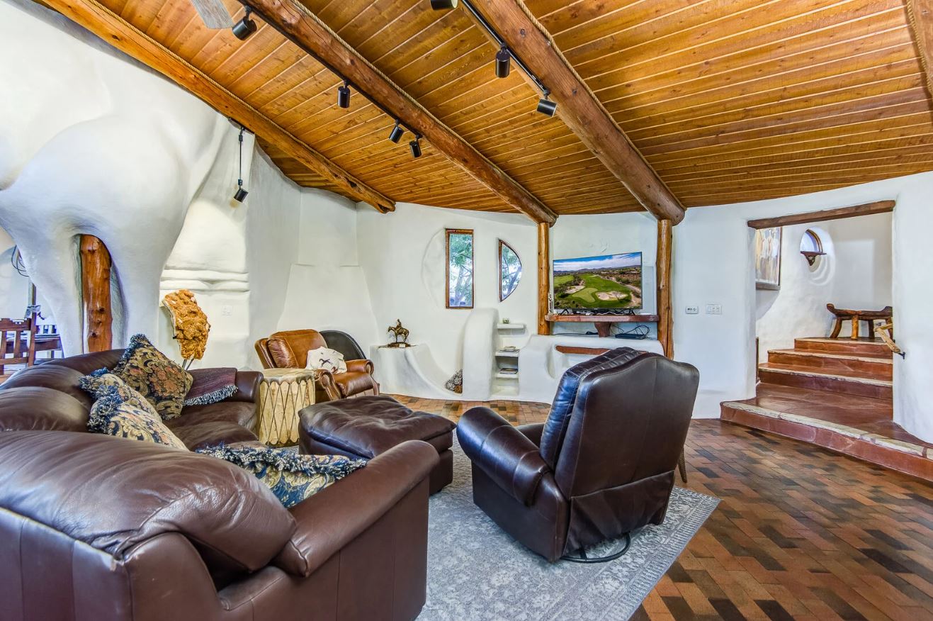 The living area of Cave Creek Santa Fe Ranch